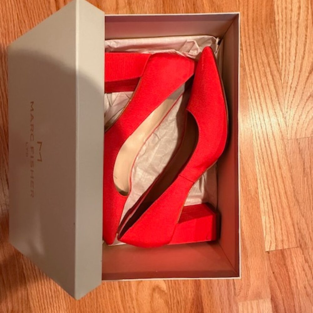 Marc Fisher LTD. Women's Zala5 Pointed Toe Pumps - RED GROSGRAIN FABRIC size 9.5